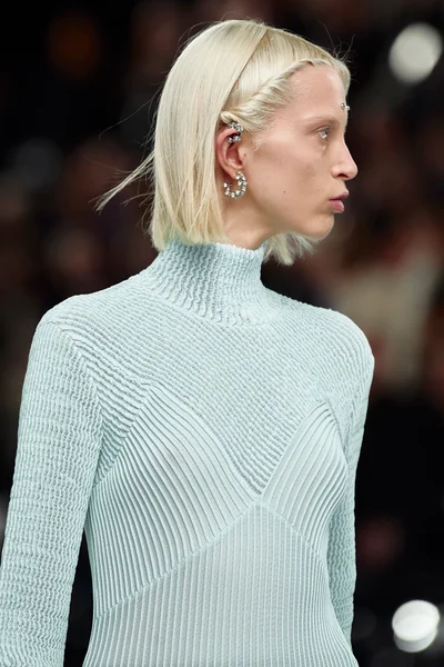 Look 61